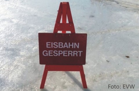 Eislauf Bahn gesperrt © evw